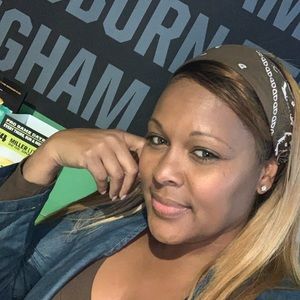 Meet your Posher, Carmela